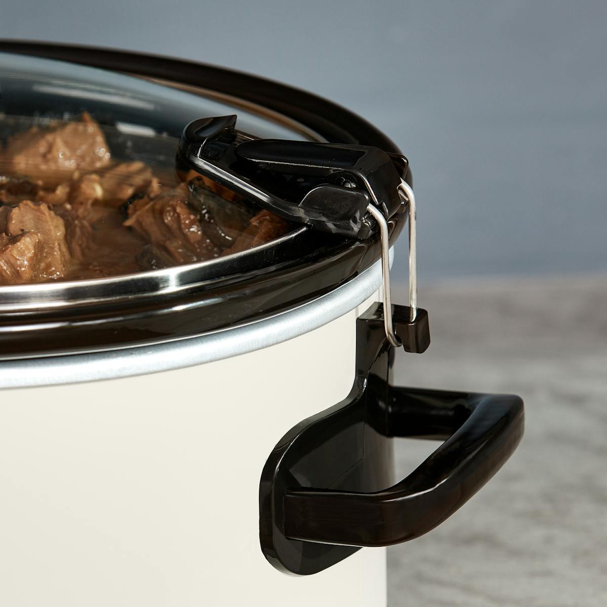 Crock-Pot Manual 6-Quart Cook & Carry Slow Cooker, Silver | Item Details | Product Features sW